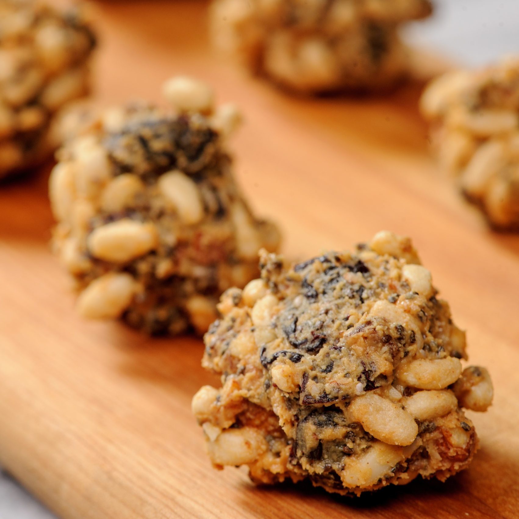 Almond and Date Power Bites